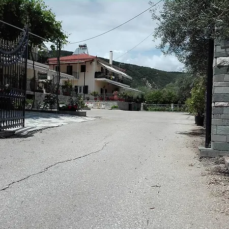 Toulatos Pantelis Πουλάτα